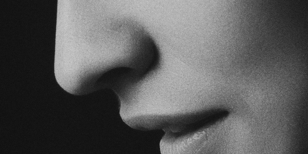 viso donna bianco nero